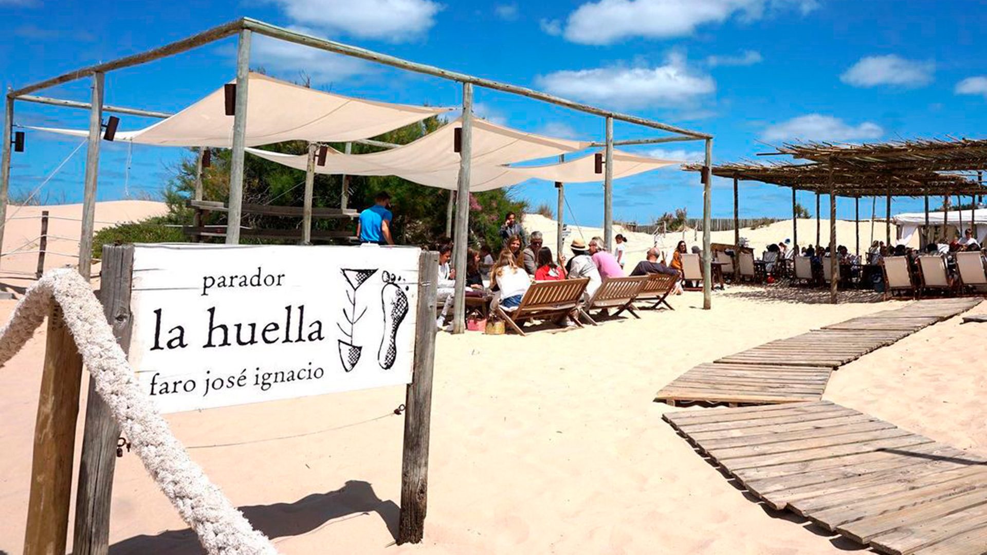 Beachfront parador at Jos&eacute; Ignacio